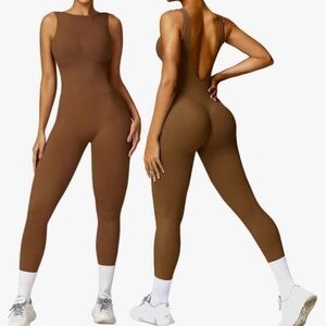 OEAK Womens Scrunch Butt Jumpsuit NWT L